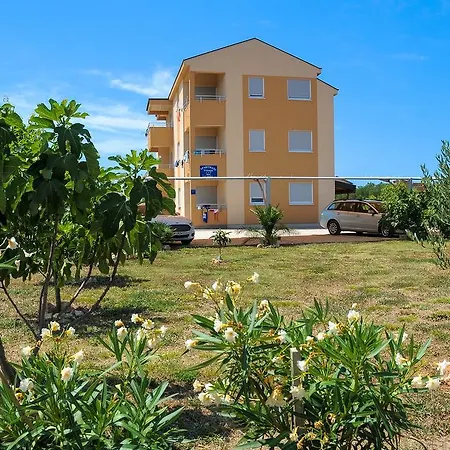 Apartmani Visnjic Sukosan Exterior photo