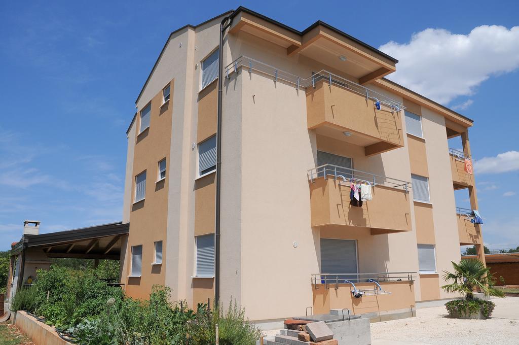 Apartment Visnjic Sukosan